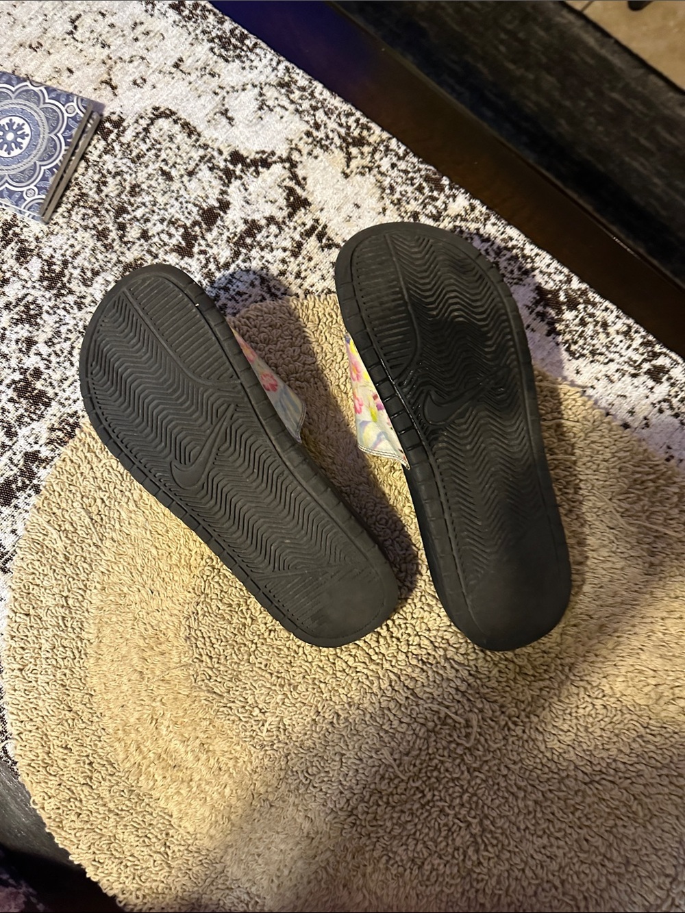 Nike Kids Floral Strap Black Slide Sandals - Picture 5 of 6